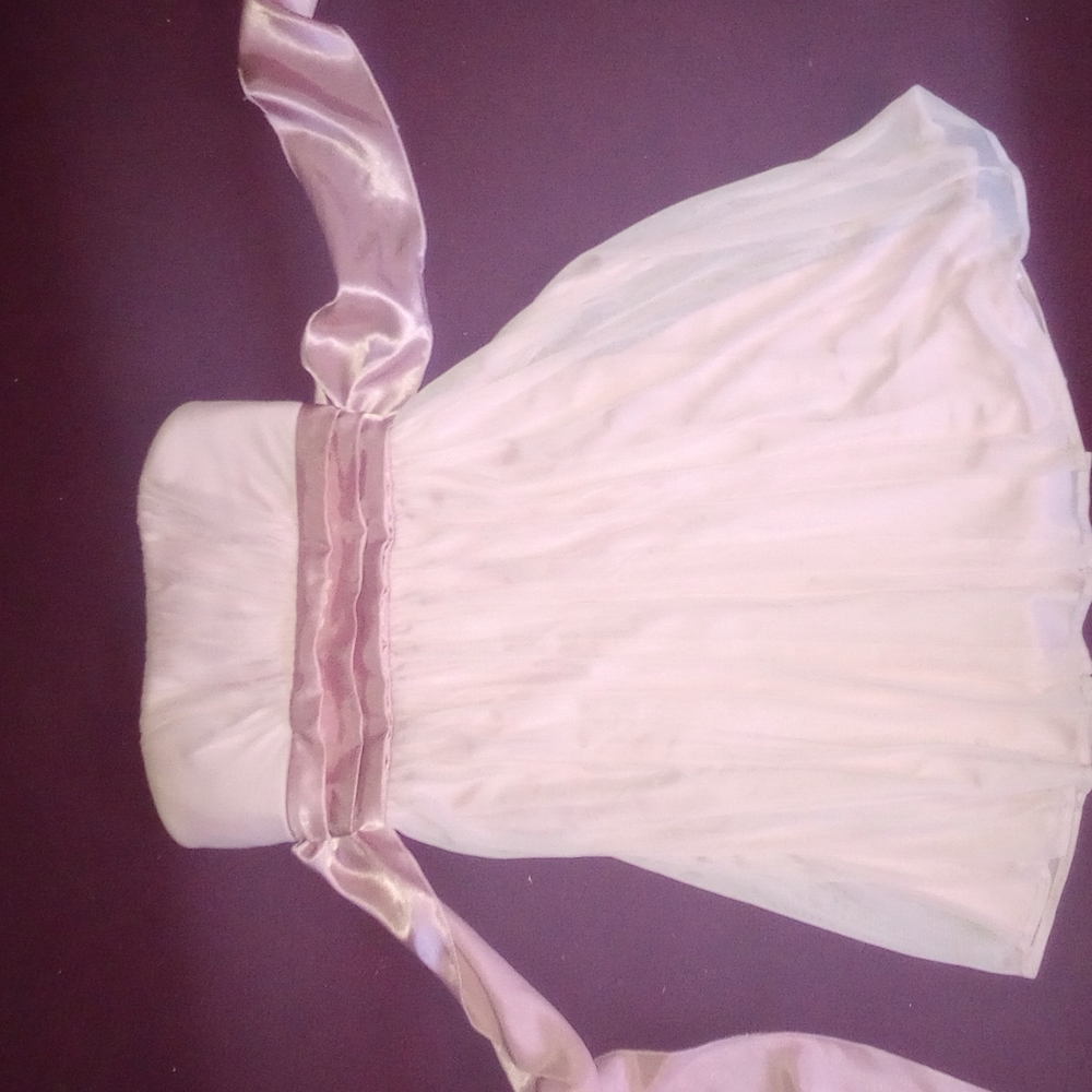 Beautiful (small sized) dress